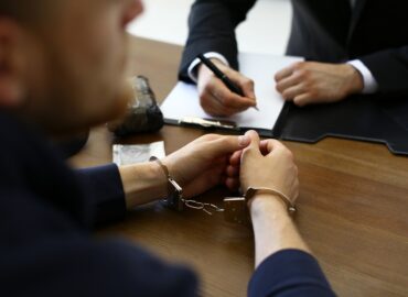 Who is a Criminal Lawyer According to the Turkish Legal System?