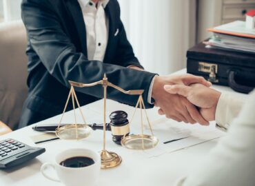 Who is a Company Lawyer Under Turkish Law 2025? Services & Importance Explained